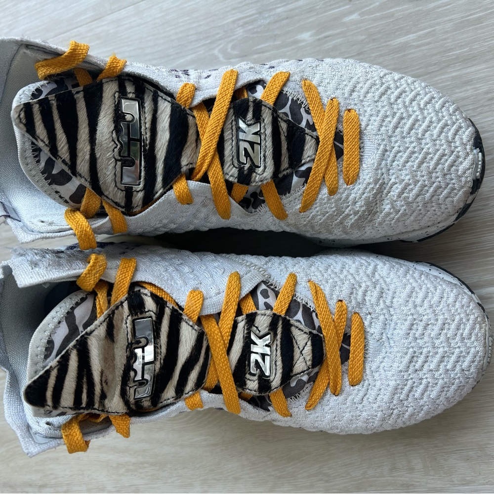 NBA 2K20 x LeBron 17 'Bron 2K Playoffs' Gamer Exclusive